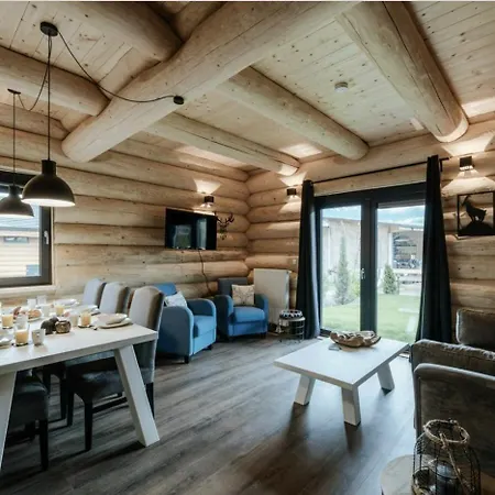 Modern Luxury With Free Parking Apartment *